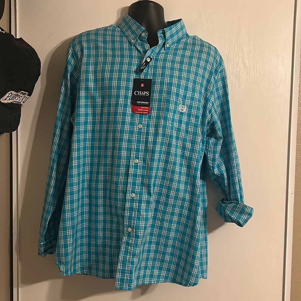 Chaps Men's Dress shirt 
XL 
Easy Care
Breathable 
LONG SLEEVE